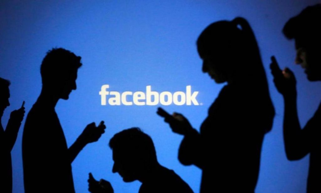 ¿Cómo evitar caer víctima de los engaños en Facebook?